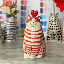 Black Polka-Dot Cat-Shaped Resin Accent Vase — product detail 2