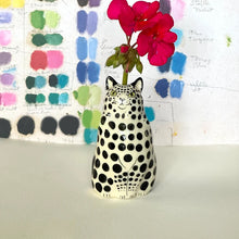 Black Polka-Dot Cat-Shaped Resin Accent Vase — product detail 6